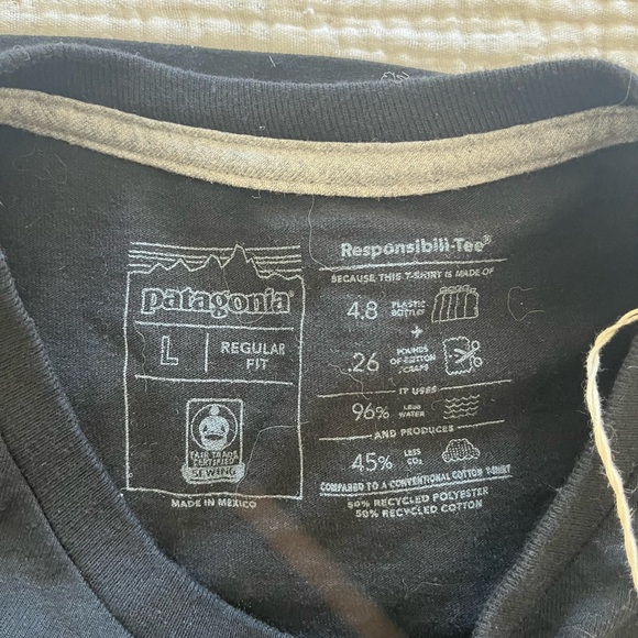 NEW MENS LARGE PATAGONIA LONG SLEEEVE - Picture 4 of 4